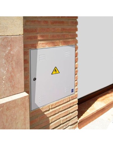 Puerta metálica de exterior luz 780x700mm con marco L.