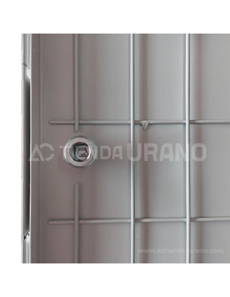 Puerta metálica panelable luz 600x700mm de exterior.