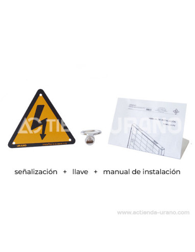 Puerta metálica panelable luz 600x700mm de exterior.