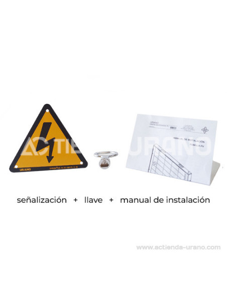 Puerta metálica panelable luz 600x700mm de exterior.